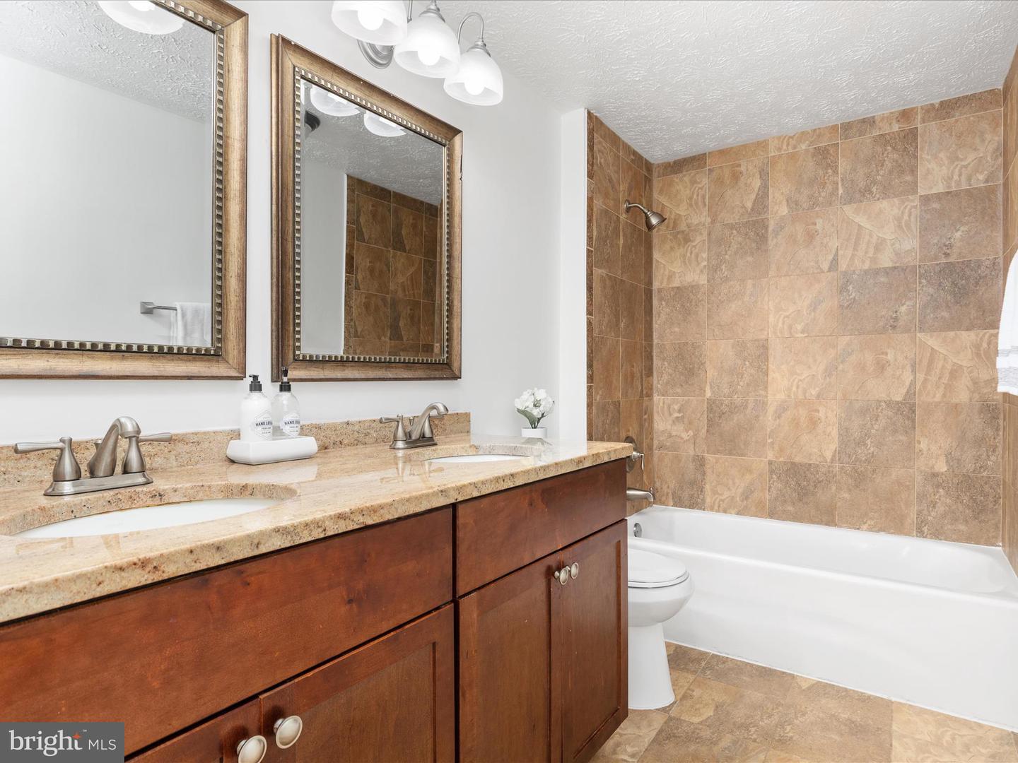 13017 NEW PARKLAND DR, HERNDON, Virginia 20171, 4 Bedrooms Bedrooms, ,3 BathroomsBathrooms,Residential,For sale,13017 NEW PARKLAND DR,VAFX2253588 MLS # VAFX2253588