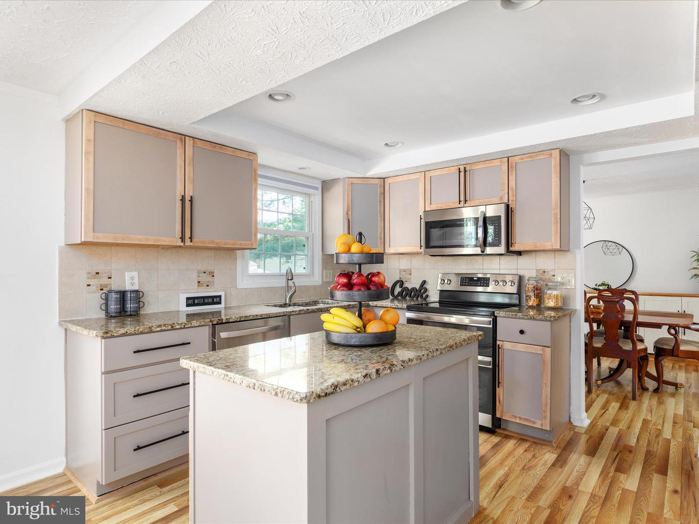 13017 NEW PARKLAND DR, HERNDON, Virginia 20171, 4 Bedrooms Bedrooms, ,3 BathroomsBathrooms,Residential,For sale,13017 NEW PARKLAND DR,VAFX2253588 MLS # VAFX2253588