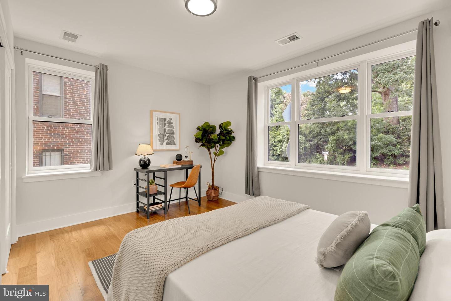 2331 15TH ST NW #202, WASHINGTON, District Of Columbia 20009, 1 Bedroom Bedrooms, ,1 BathroomBathrooms,Residential,For sale,2331 15TH ST NW #202,DCDC2209136 MLS # DCDC2209136