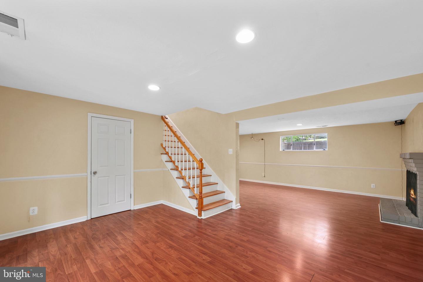 7044 CINDY LN, ANNANDALE, Virginia 22003, 5 Bedrooms Bedrooms, ,3 BathroomsBathrooms,Residential,For sale,7044 CINDY LN,VAFX2254608 MLS # VAFX2254608