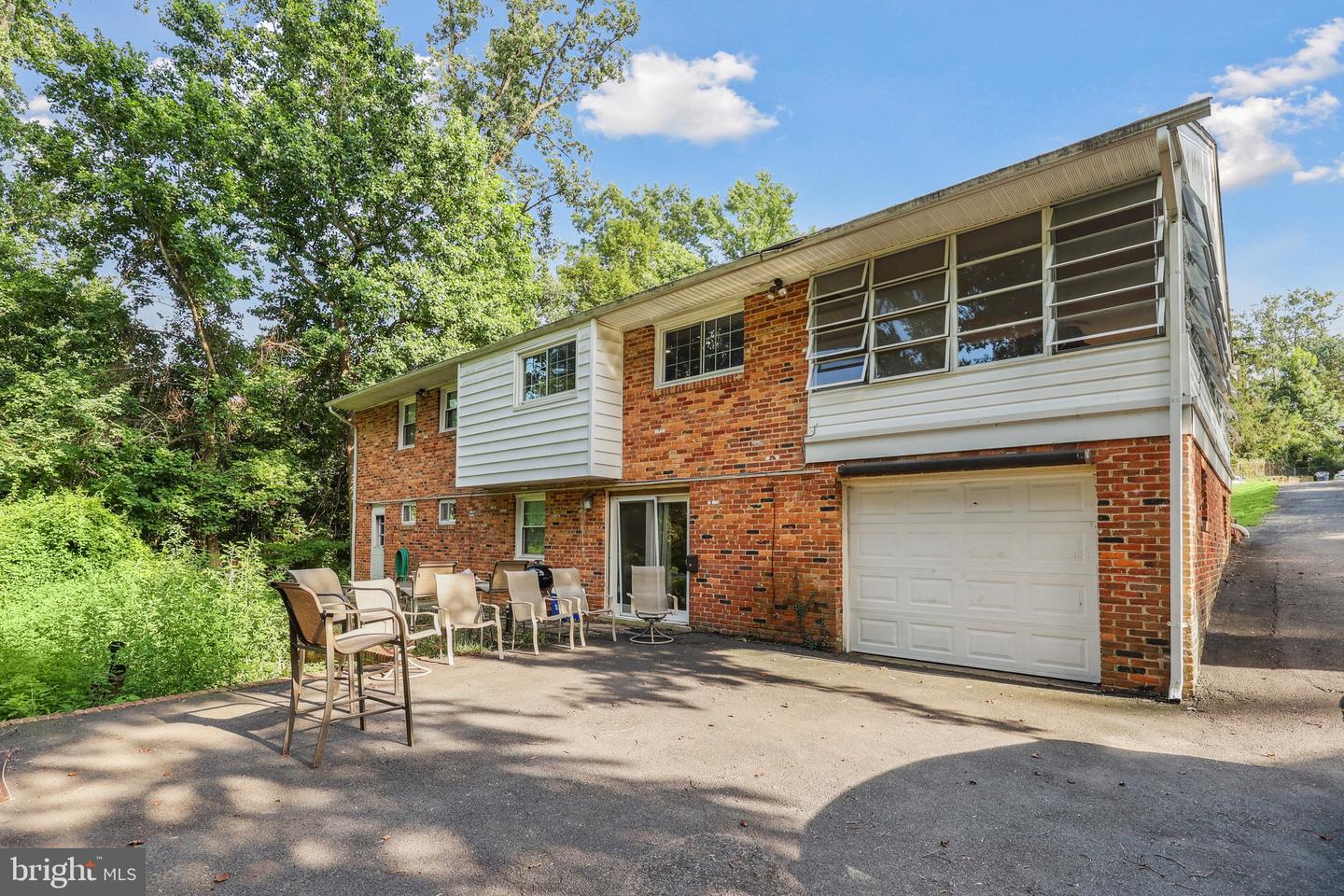 7044 CINDY LN, ANNANDALE, Virginia 22003, 5 Bedrooms Bedrooms, ,3 BathroomsBathrooms,Residential,For sale,7044 CINDY LN,VAFX2254608 MLS # VAFX2254608