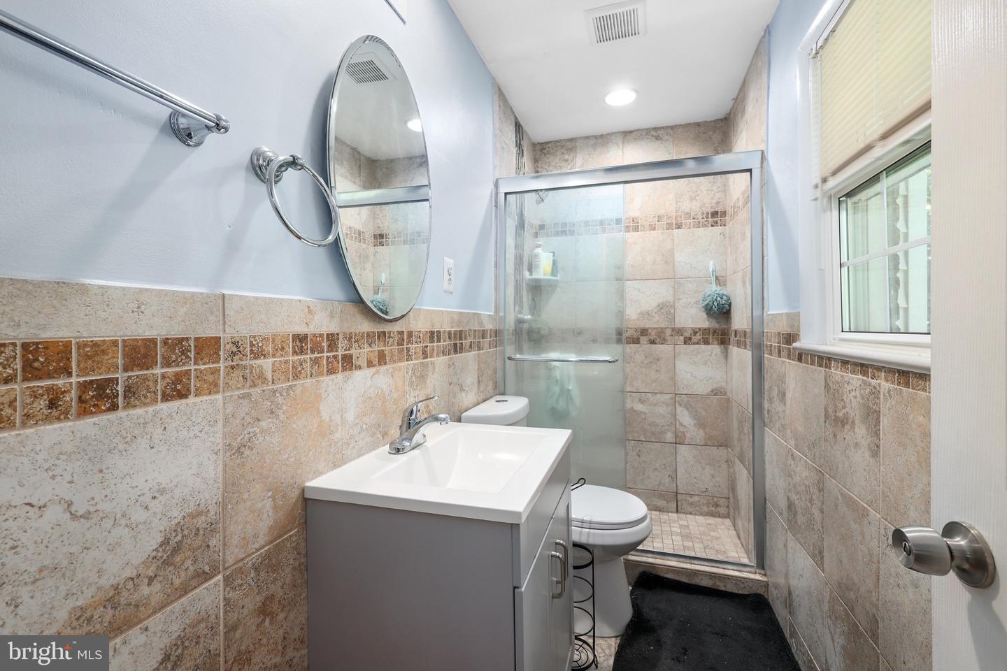 7044 CINDY LN, ANNANDALE, Virginia 22003, 5 Bedrooms Bedrooms, ,3 BathroomsBathrooms,Residential,For sale,7044 CINDY LN,VAFX2254608 MLS # VAFX2254608