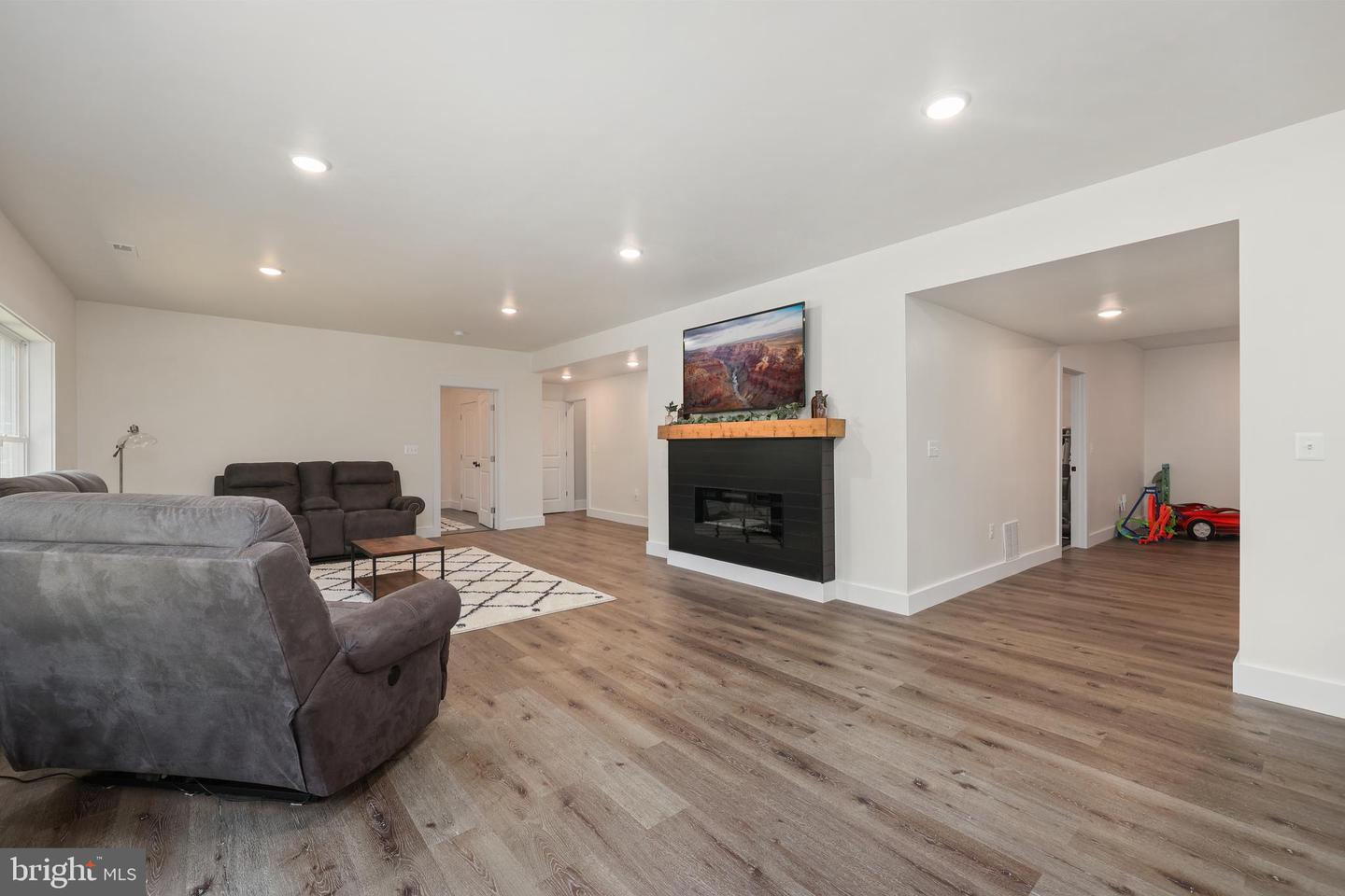 11933 AIRLEA DR, NOKESVILLE, Virginia 20181, 4 Bedrooms Bedrooms, ,3 BathroomsBathrooms,Residential,For sale,11933 AIRLEA DR,VAPW2098890 MLS # VAPW2098890