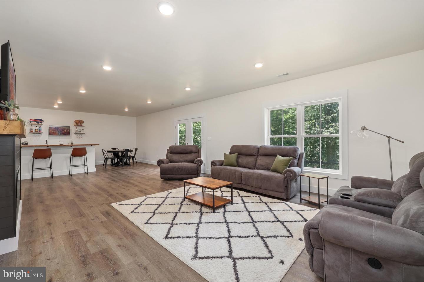 11933 AIRLEA DR, NOKESVILLE, Virginia 20181, 4 Bedrooms Bedrooms, ,3 BathroomsBathrooms,Residential,For sale,11933 AIRLEA DR,VAPW2098890 MLS # VAPW2098890