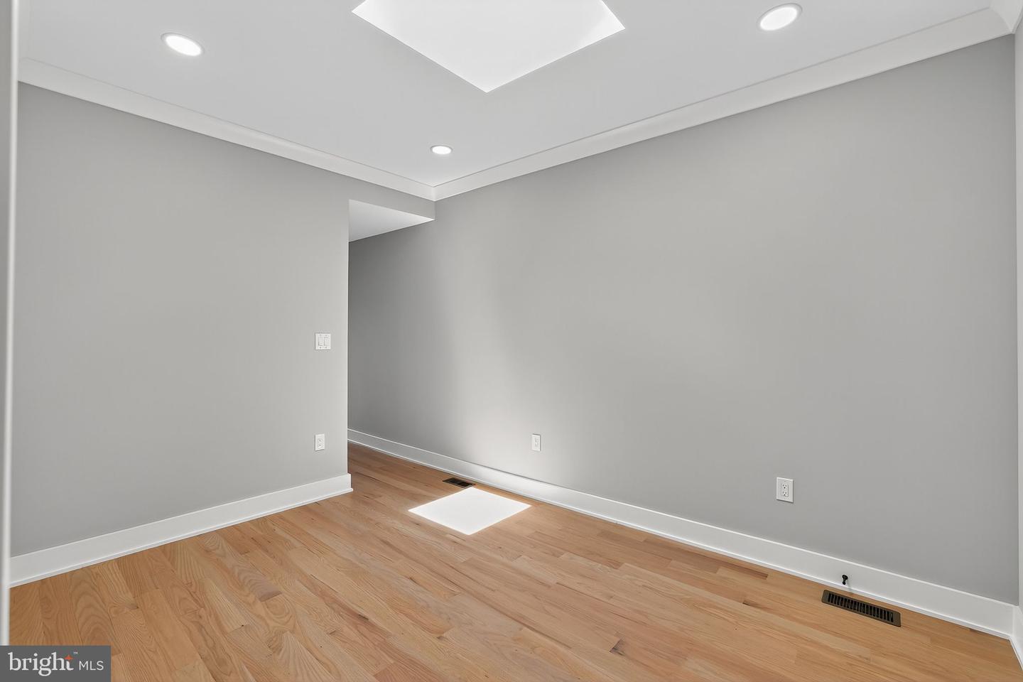 1329 IRVING ST NW #2, WASHINGTON, District Of Columbia 20010, 3 Bedrooms Bedrooms, ,2 BathroomsBathrooms,Residential,For sale,1329 IRVING ST NW #2,DCDC2209334 MLS # DCDC2209334