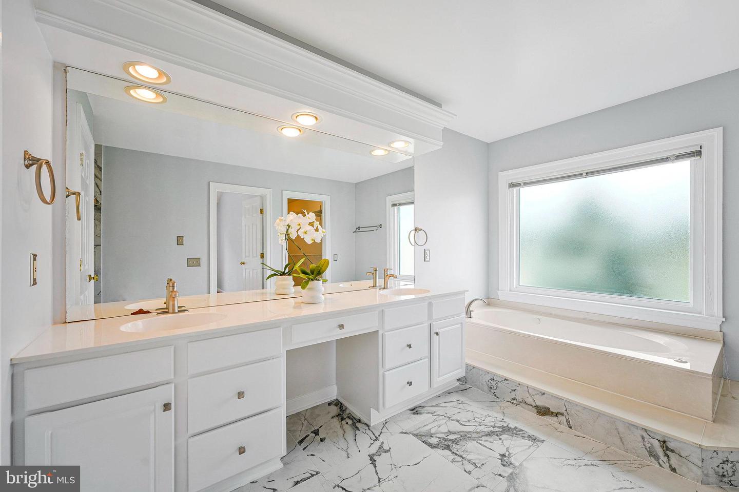 20656 MEADOWTHRASH CT, ASHBURN, Virginia 20147, 4 Bedrooms Bedrooms, ,3 BathroomsBathrooms,Residential,For sale,20656 MEADOWTHRASH CT,VALO2101462 MLS # VALO2101462