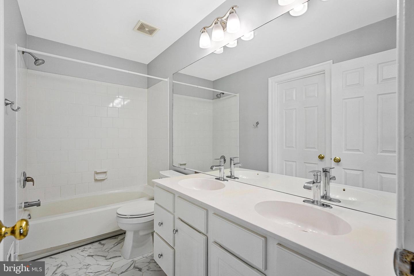 20656 MEADOWTHRASH CT, ASHBURN, Virginia 20147, 4 Bedrooms Bedrooms, ,3 BathroomsBathrooms,Residential,For sale,20656 MEADOWTHRASH CT,VALO2101462 MLS # VALO2101462