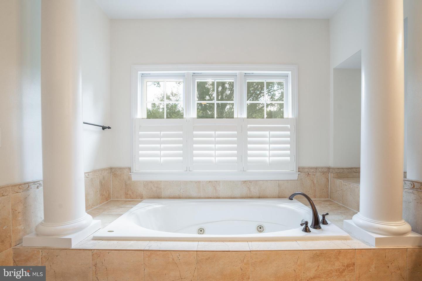 6010 ASHBY HEIGHTS CIR, ALEXANDRIA, Virginia 22315, 5 Bedrooms Bedrooms, ,4 BathroomsBathrooms,Residential,For sale,6010 ASHBY HEIGHTS CIR,VAFX2254336 MLS # VAFX2254336
