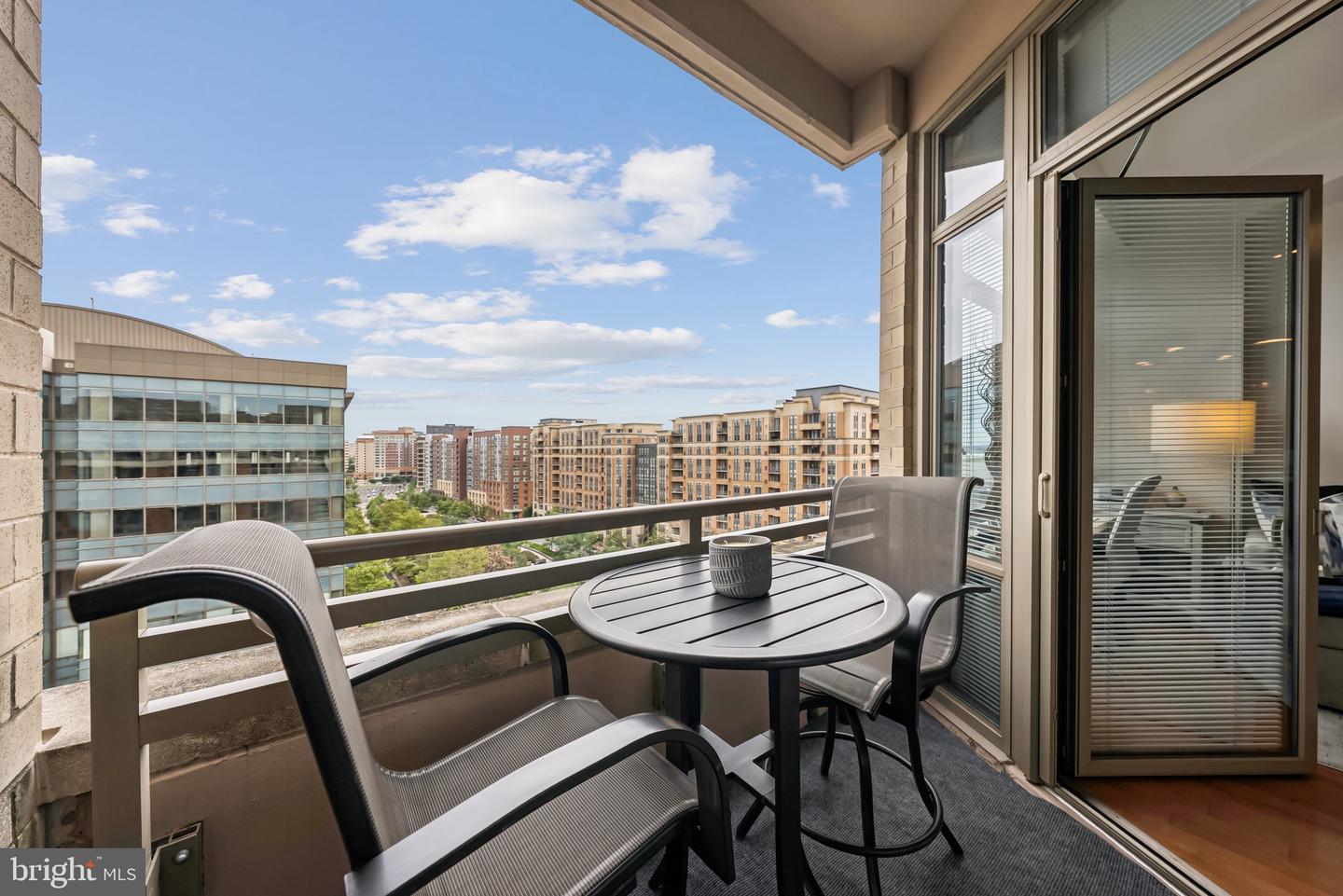 3600 S GLEBE RD #1015W, ARLINGTON, Virginia 22202, 1 Bedroom Bedrooms, ,1 BathroomBathrooms,Residential,For sale,3600 S GLEBE RD #1015W,VAAR2060400 MLS # VAAR2060400