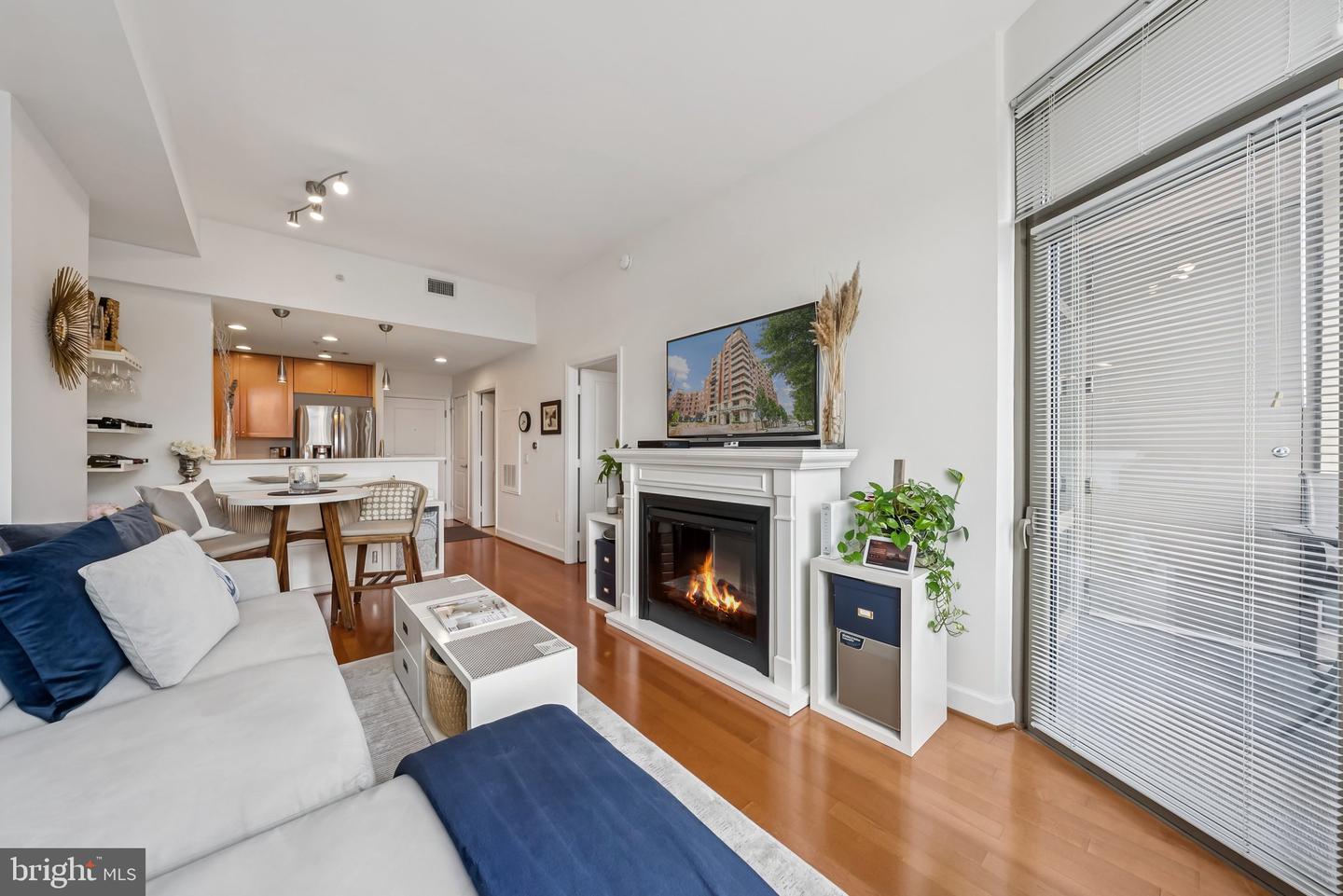 3600 S GLEBE RD #1015W, ARLINGTON, Virginia 22202, 1 Bedroom Bedrooms, ,1 BathroomBathrooms,Residential,For sale,3600 S GLEBE RD #1015W,VAAR2060400 MLS # VAAR2060400