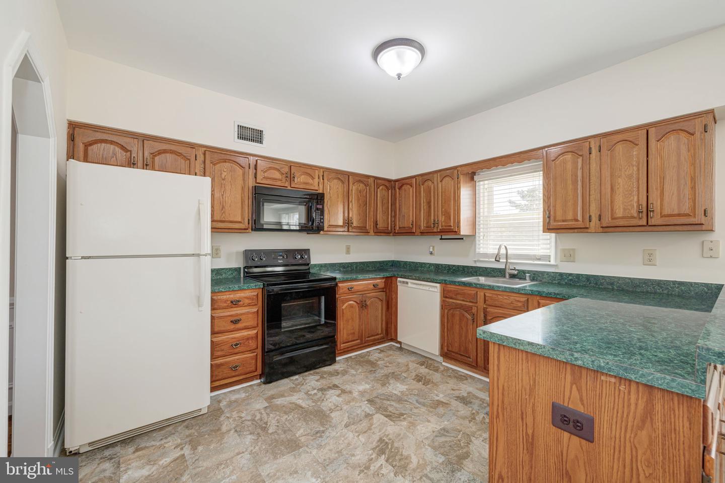 5966 WESCOTT HILLS WAY, ALEXANDRIA, Virginia 22315, 3 Bedrooms Bedrooms, ,2 BathroomsBathrooms,Residential,For sale,5966 WESCOTT HILLS WAY,VAFX2255140 MLS # VAFX2255140