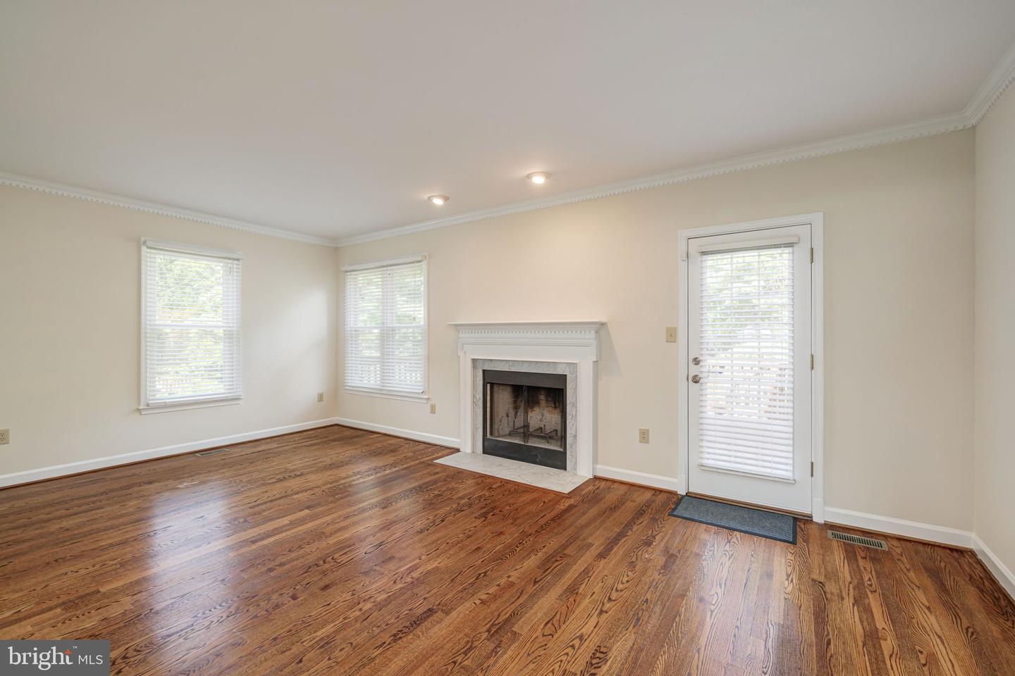 5966 WESCOTT HILLS WAY, ALEXANDRIA, Virginia 22315, 3 Bedrooms Bedrooms, ,2 BathroomsBathrooms,Residential,For sale,5966 WESCOTT HILLS WAY,VAFX2255140 MLS # VAFX2255140