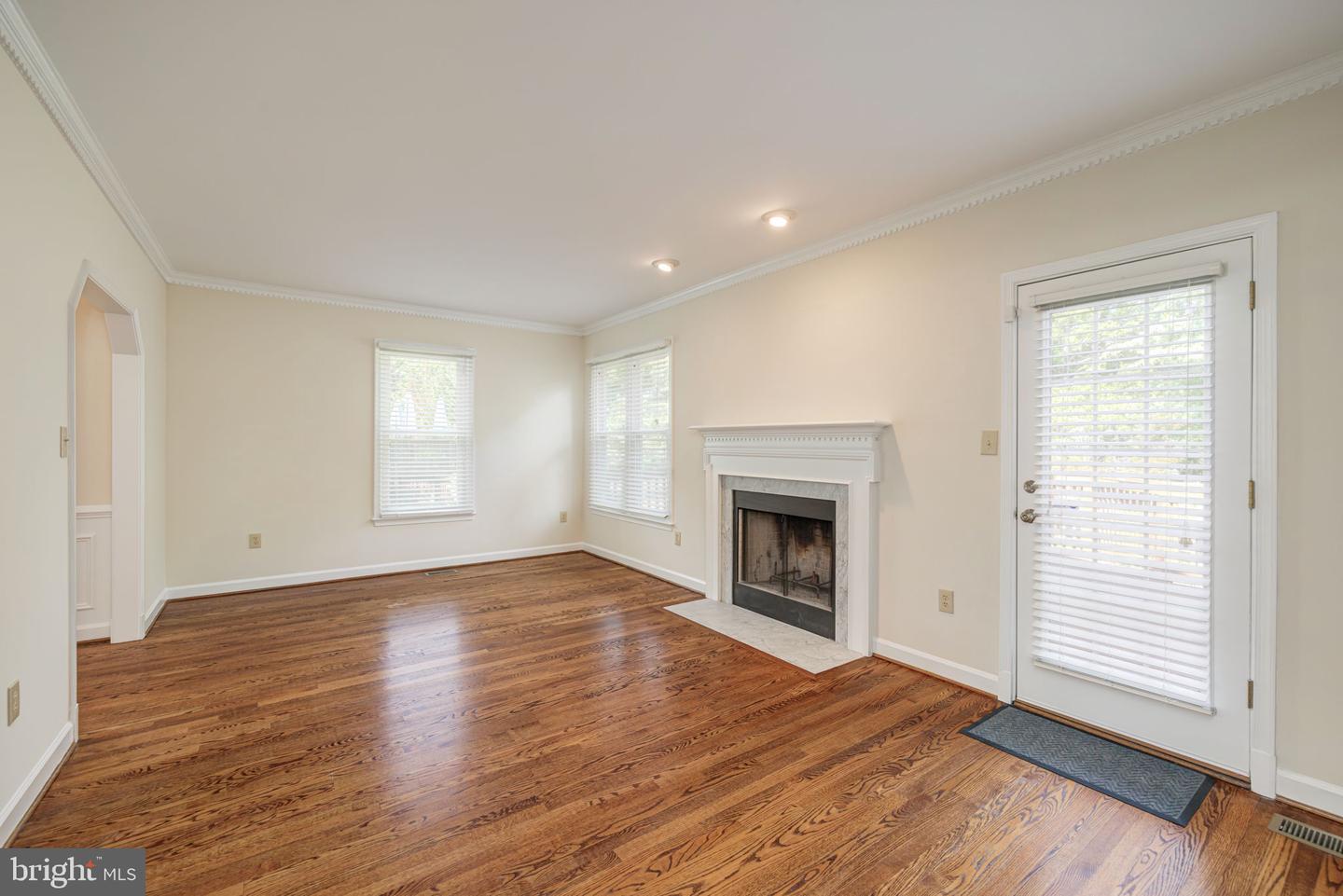 5966 WESCOTT HILLS WAY, ALEXANDRIA, Virginia 22315, 3 Bedrooms Bedrooms, ,2 BathroomsBathrooms,Residential,For sale,5966 WESCOTT HILLS WAY,VAFX2255140 MLS # VAFX2255140