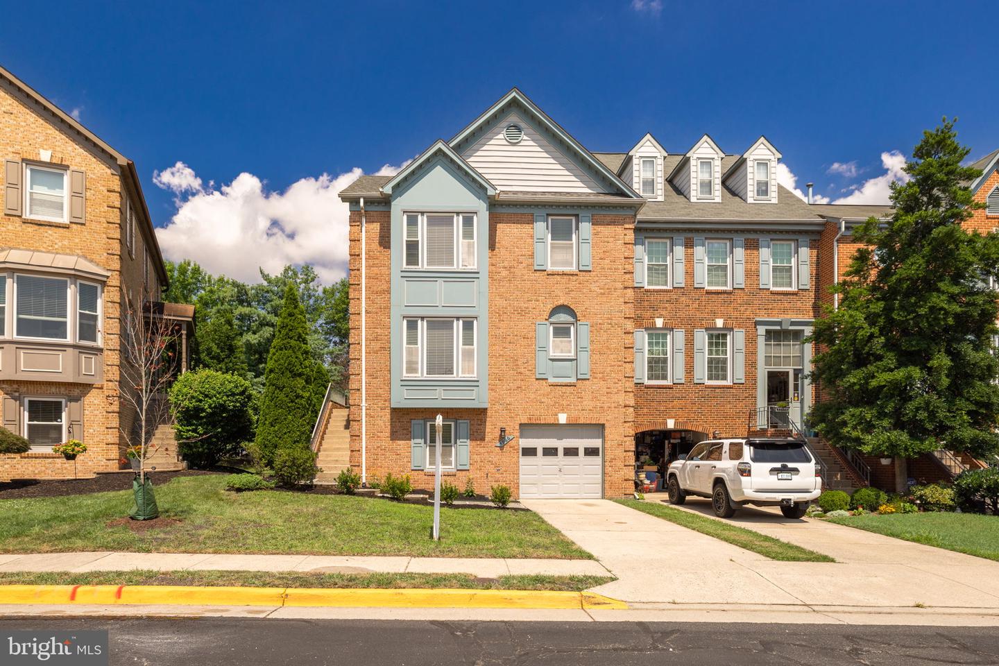 5966 WESCOTT HILLS WAY, ALEXANDRIA, Virginia 22315, 3 Bedrooms Bedrooms, ,2 BathroomsBathrooms,Residential,For sale,5966 WESCOTT HILLS WAY,VAFX2255140 MLS # VAFX2255140