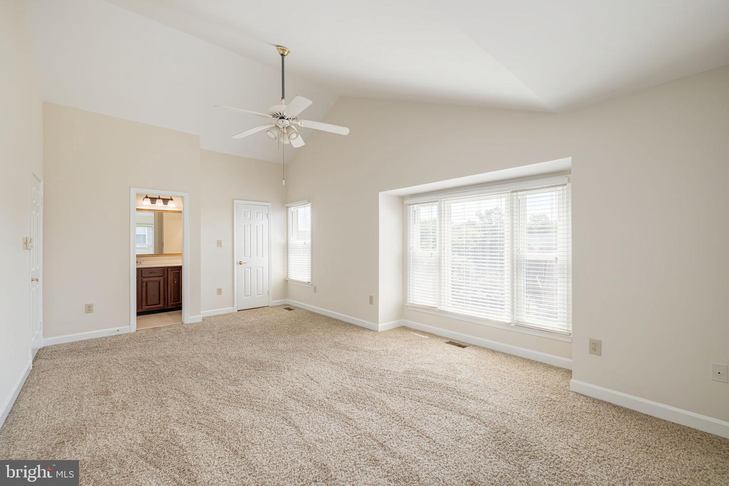 5966 WESCOTT HILLS WAY, ALEXANDRIA, Virginia 22315, 3 Bedrooms Bedrooms, ,2 BathroomsBathrooms,Residential,For sale,5966 WESCOTT HILLS WAY,VAFX2255140 MLS # VAFX2255140