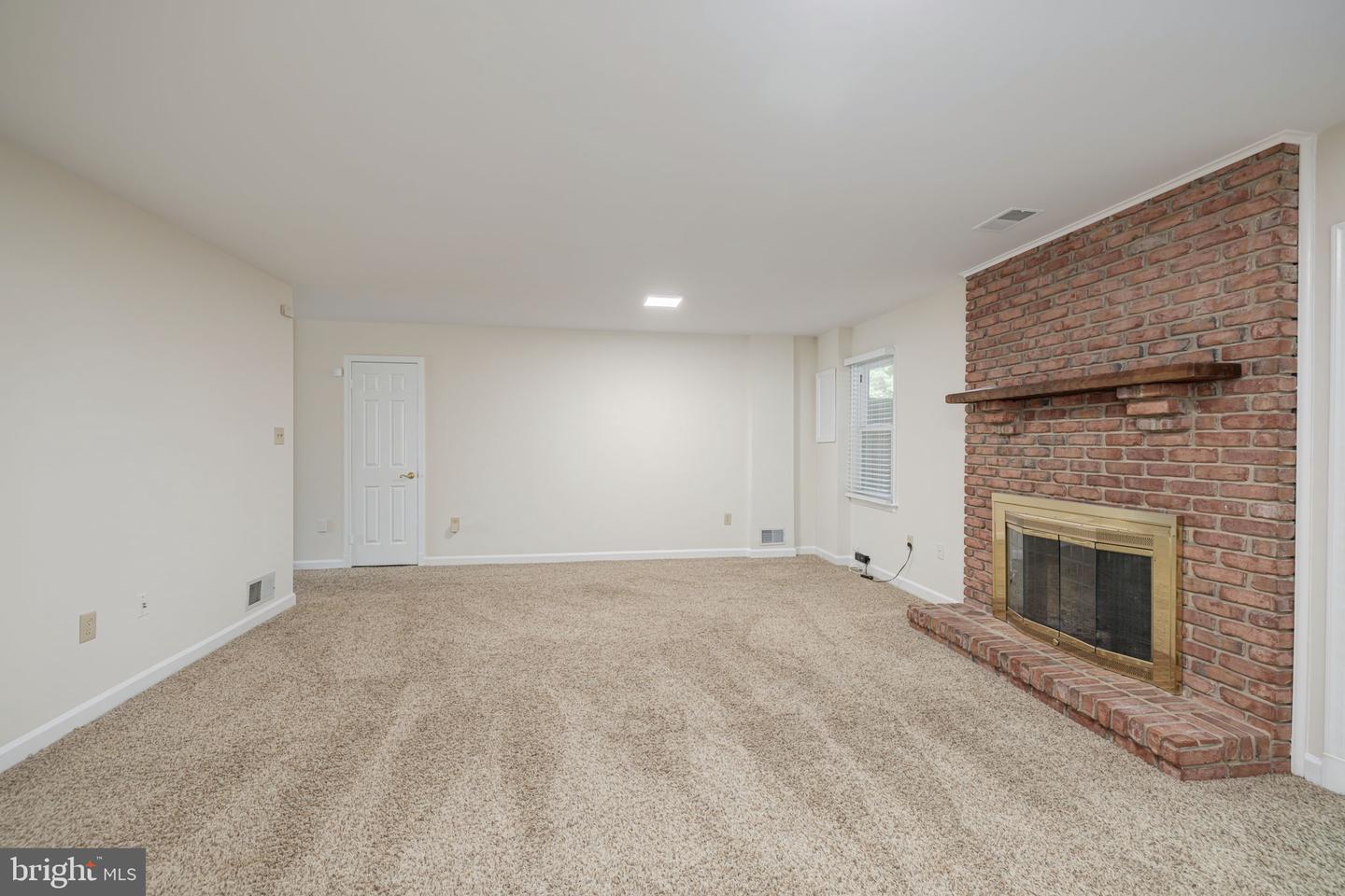 5966 WESCOTT HILLS WAY, ALEXANDRIA, Virginia 22315, 3 Bedrooms Bedrooms, ,2 BathroomsBathrooms,Residential,For sale,5966 WESCOTT HILLS WAY,VAFX2255140 MLS # VAFX2255140