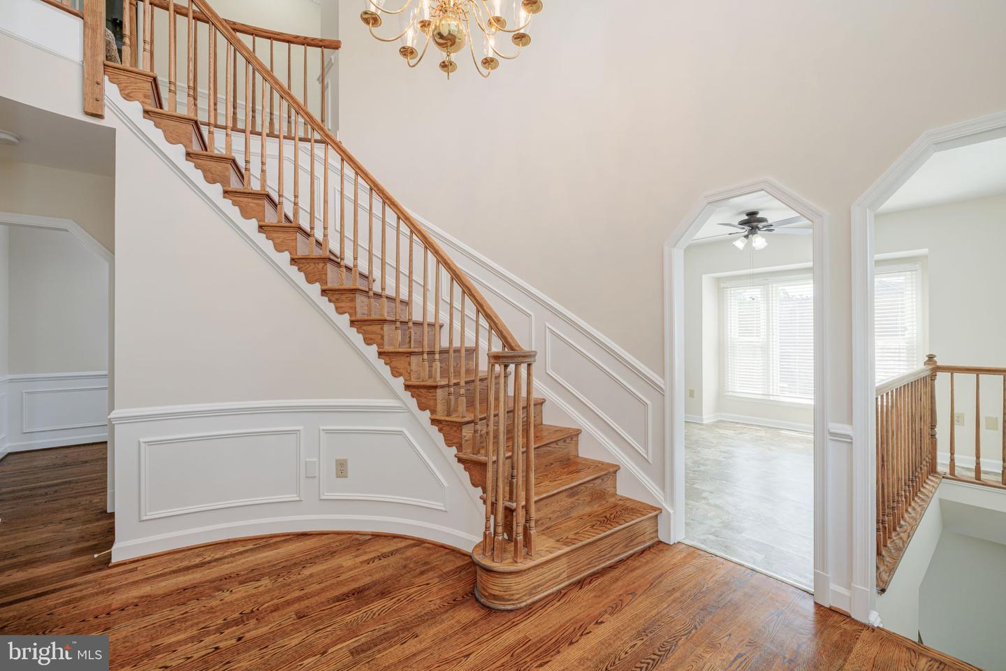 5966 WESCOTT HILLS WAY, ALEXANDRIA, Virginia 22315, 3 Bedrooms Bedrooms, ,2 BathroomsBathrooms,Residential,For sale,5966 WESCOTT HILLS WAY,VAFX2255140 MLS # VAFX2255140