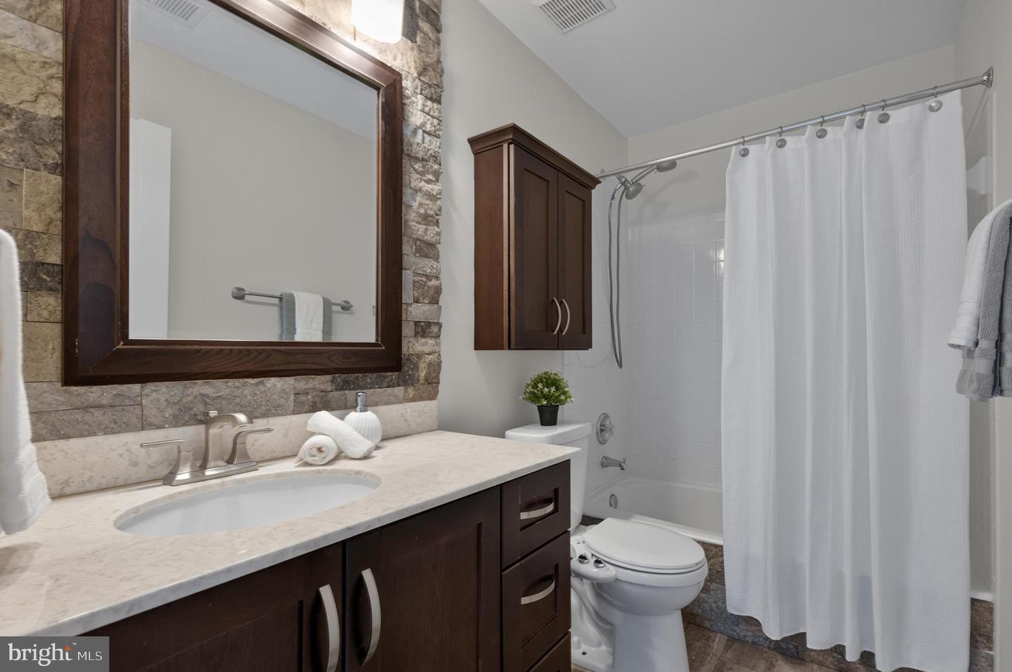 47396 VICTORIA FALLS SQ, STERLING, Virginia 20165, 3 Bedrooms Bedrooms, ,3 BathroomsBathrooms,Residential,For sale,47396 VICTORIA FALLS SQ,VALO2102018 MLS # VALO2102018