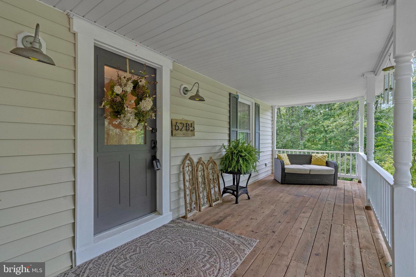 6285 SNOWFOX LN, BROAD RUN, Virginia 20137, 4 Bedrooms Bedrooms, ,3 BathroomsBathrooms,Residential,For sale,6285 SNOWFOX LN,VAFQ2017442 MLS # VAFQ2017442