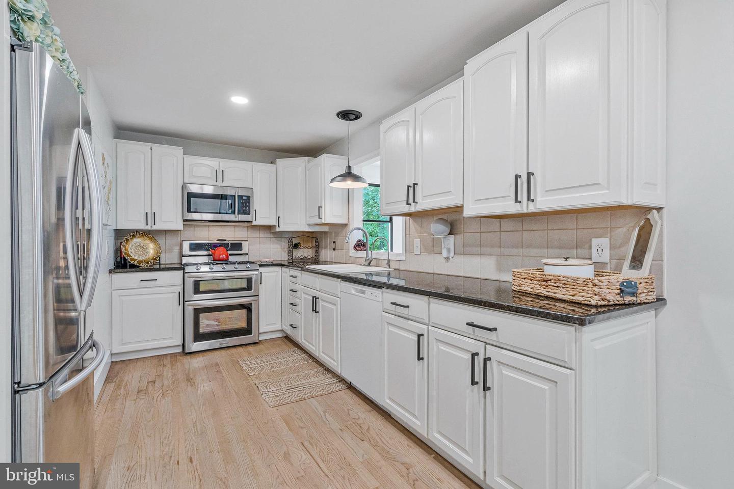 6285 SNOWFOX LN, BROAD RUN, Virginia 20137, 4 Bedrooms Bedrooms, ,3 BathroomsBathrooms,Residential,For sale,6285 SNOWFOX LN,VAFQ2017442 MLS # VAFQ2017442