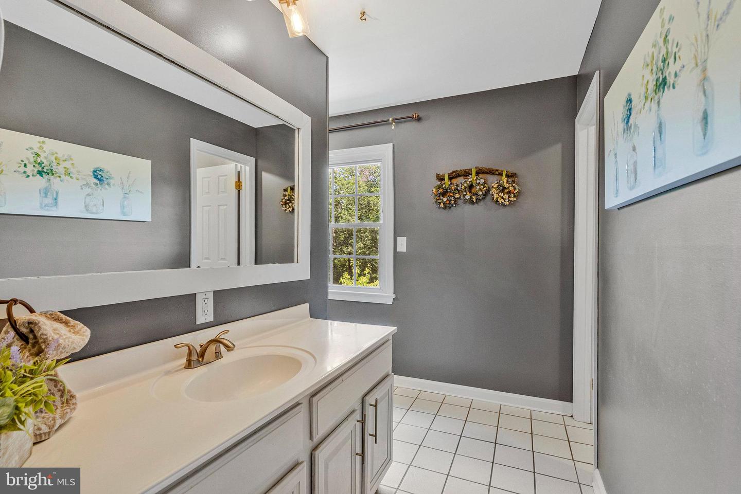 6285 SNOWFOX LN, BROAD RUN, Virginia 20137, 4 Bedrooms Bedrooms, ,3 BathroomsBathrooms,Residential,For sale,6285 SNOWFOX LN,VAFQ2017442 MLS # VAFQ2017442