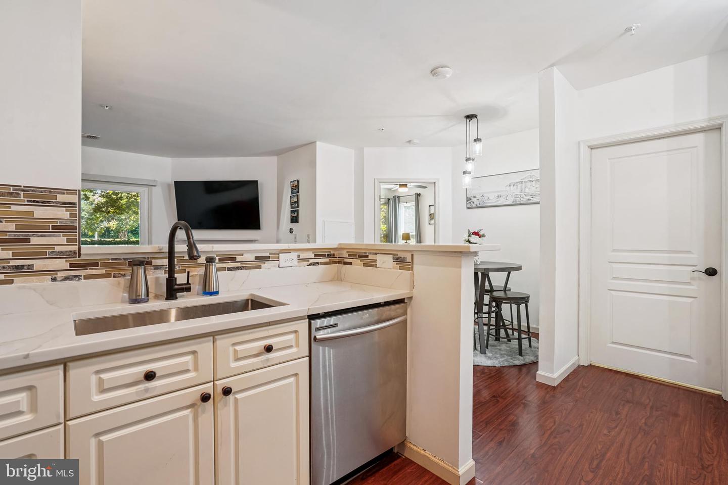 2204 WESTCOURT LN #116, HERNDON, Virginia 20170, 1 Bedroom Bedrooms, ,1 BathroomBathrooms,Residential,For sale,2204 WESTCOURT LN #116,VAFX2255380 MLS # VAFX2255380
