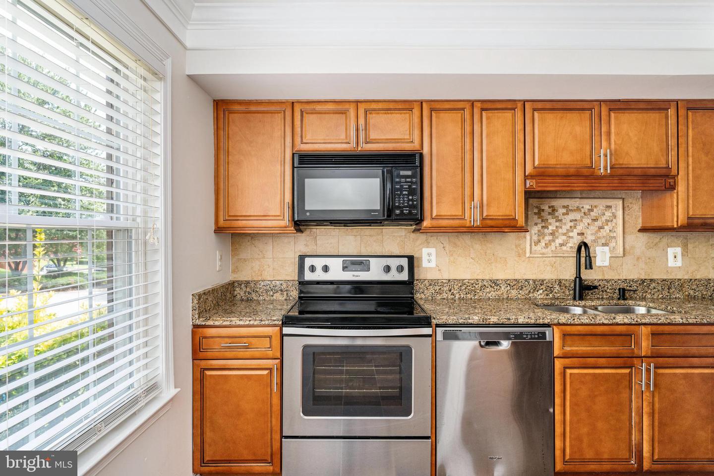 15604 TRAVERSER CT, WOODBRIDGE, Virginia 22193, 3 Bedrooms Bedrooms, ,2 BathroomsBathrooms,Residential,For sale,15604 TRAVERSER CT,VAPW2099324 MLS # VAPW2099324