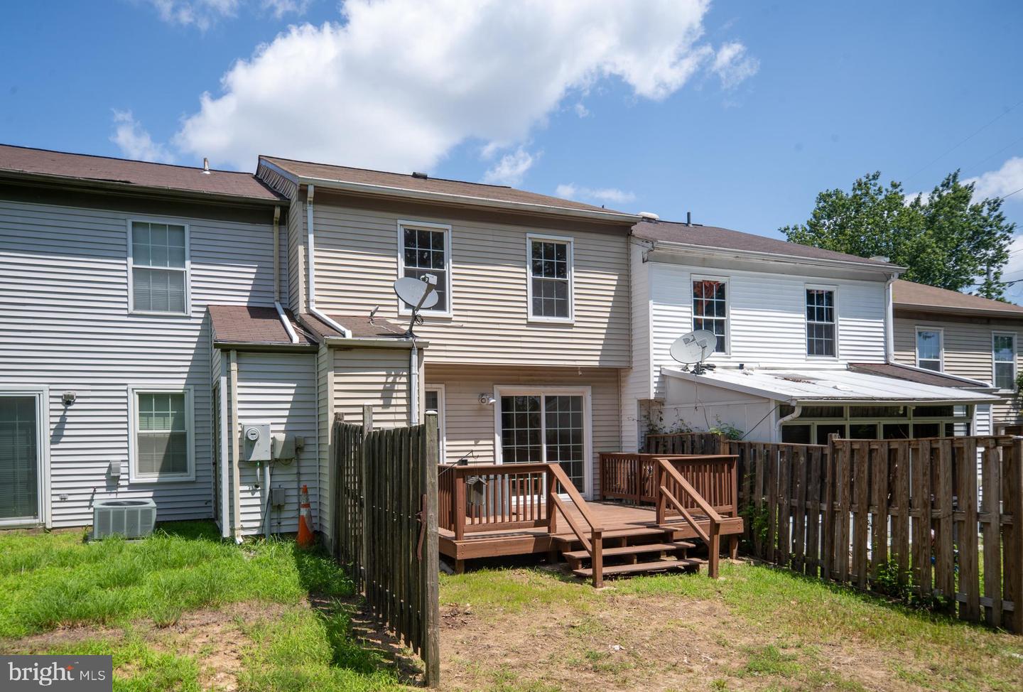 15604 TRAVERSER CT, WOODBRIDGE, Virginia 22193, 3 Bedrooms Bedrooms, ,2 BathroomsBathrooms,Residential,For sale,15604 TRAVERSER CT,VAPW2099324 MLS # VAPW2099324