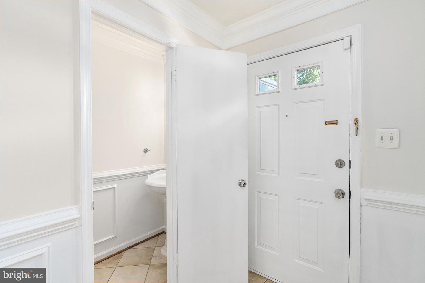 15604 TRAVERSER CT, WOODBRIDGE, Virginia 22193, 3 Bedrooms Bedrooms, ,2 BathroomsBathrooms,Residential,For sale,15604 TRAVERSER CT,VAPW2099324 MLS # VAPW2099324