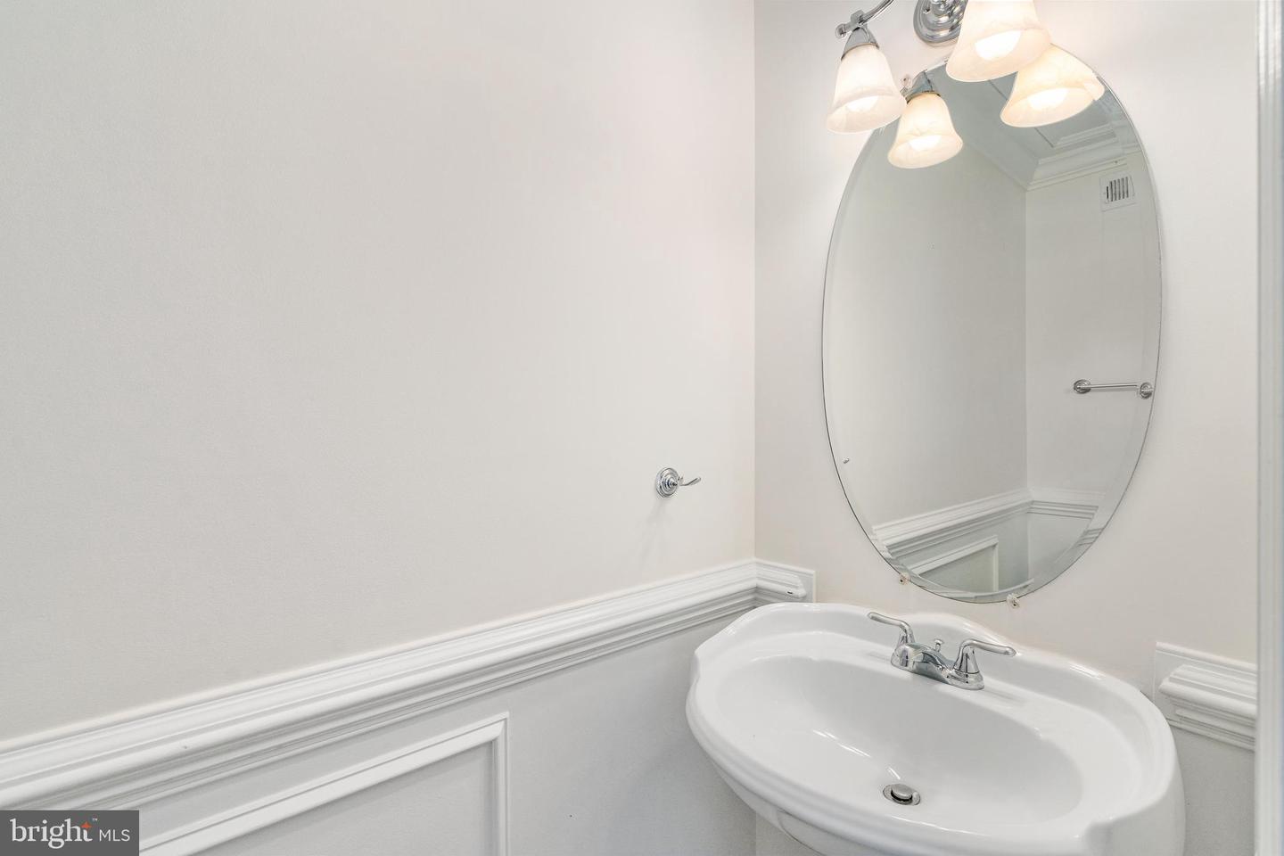 15604 TRAVERSER CT, WOODBRIDGE, Virginia 22193, 3 Bedrooms Bedrooms, ,2 BathroomsBathrooms,Residential,For sale,15604 TRAVERSER CT,VAPW2099324 MLS # VAPW2099324