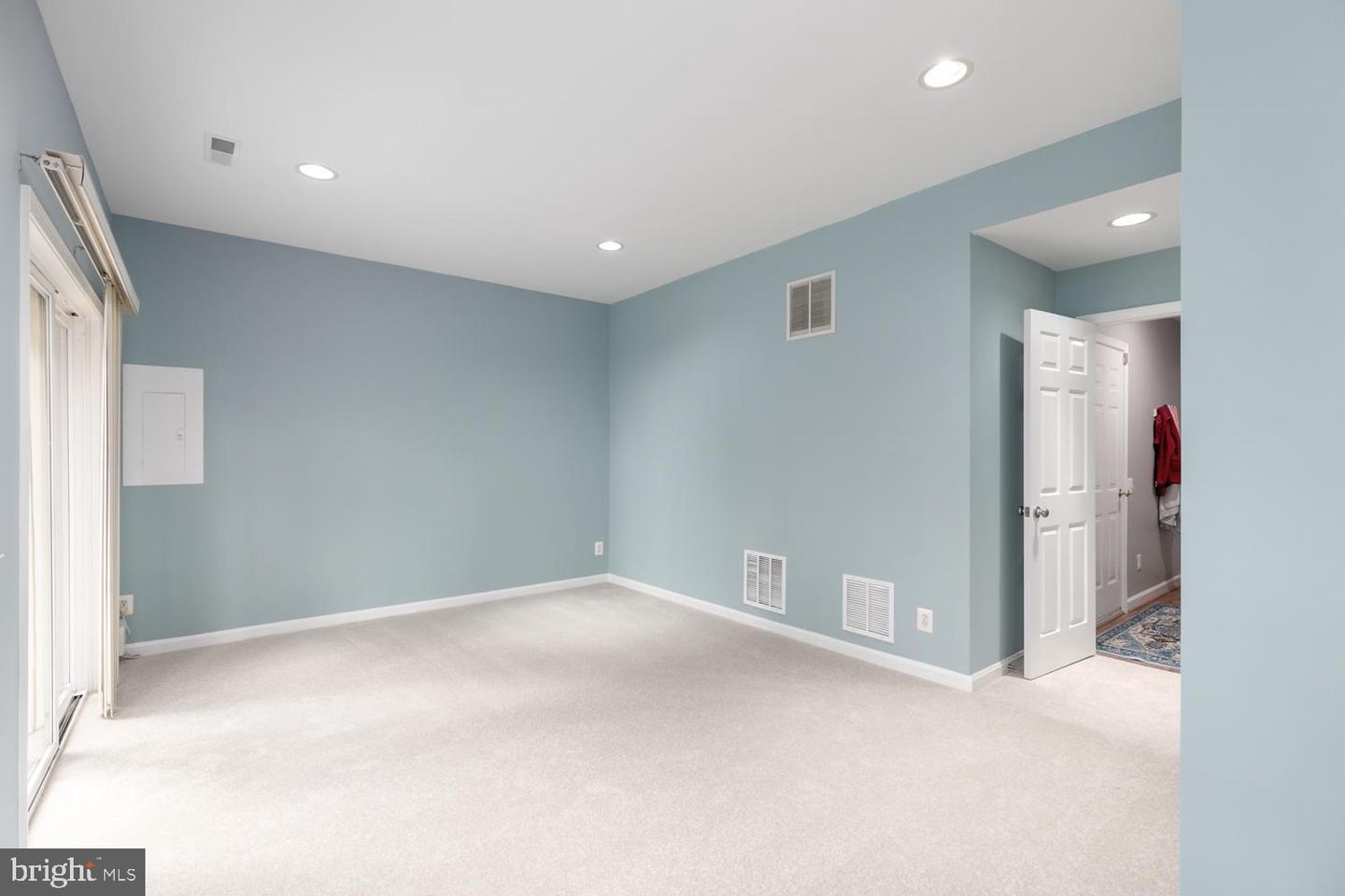 43797 VIRGINIA MANOR TER, ASHBURN, Virginia 20148, 3 Bedrooms Bedrooms, ,3 BathroomsBathrooms,Residential,For sale,43797 VIRGINIA MANOR TER,VALO2102308 MLS # VALO2102308