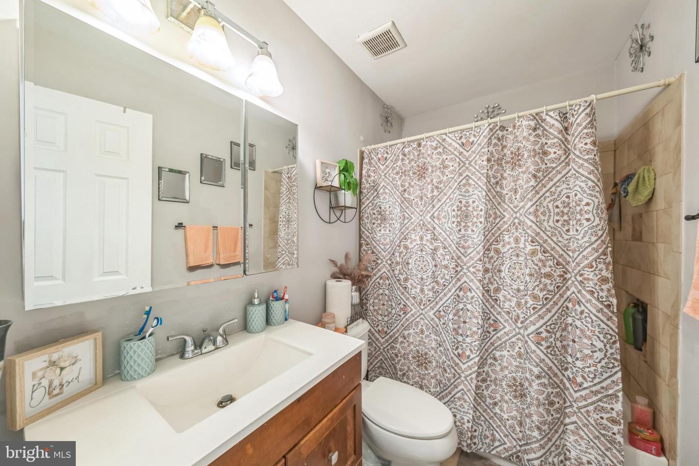 1142 BARNABY TER SE, WASHINGTON, District Of Columbia 20032, 3 Bedrooms Bedrooms, ,1 BathroomBathrooms,Residential,For sale,1142 BARNABY TER SE,DCDC2210702 MLS # DCDC2210702