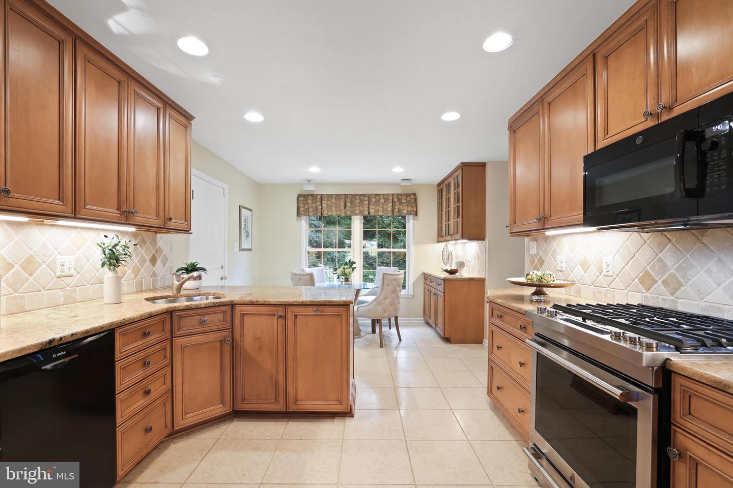 8409 KAY CT, ANNANDALE, Virginia 22003, 4 Bedrooms Bedrooms, ,3 BathroomsBathrooms,Residential,For sale,8409 KAY CT,VAFX2256112 MLS # VAFX2256112
