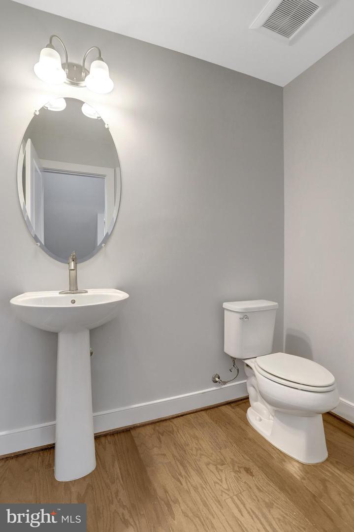 721 WATSON ST, ALEXANDRIA, Virginia 22301, 4 Bedrooms Bedrooms, ,4 BathroomsBathrooms,Residential,For sale,721 WATSON ST,VAAX2047614 MLS # VAAX2047614