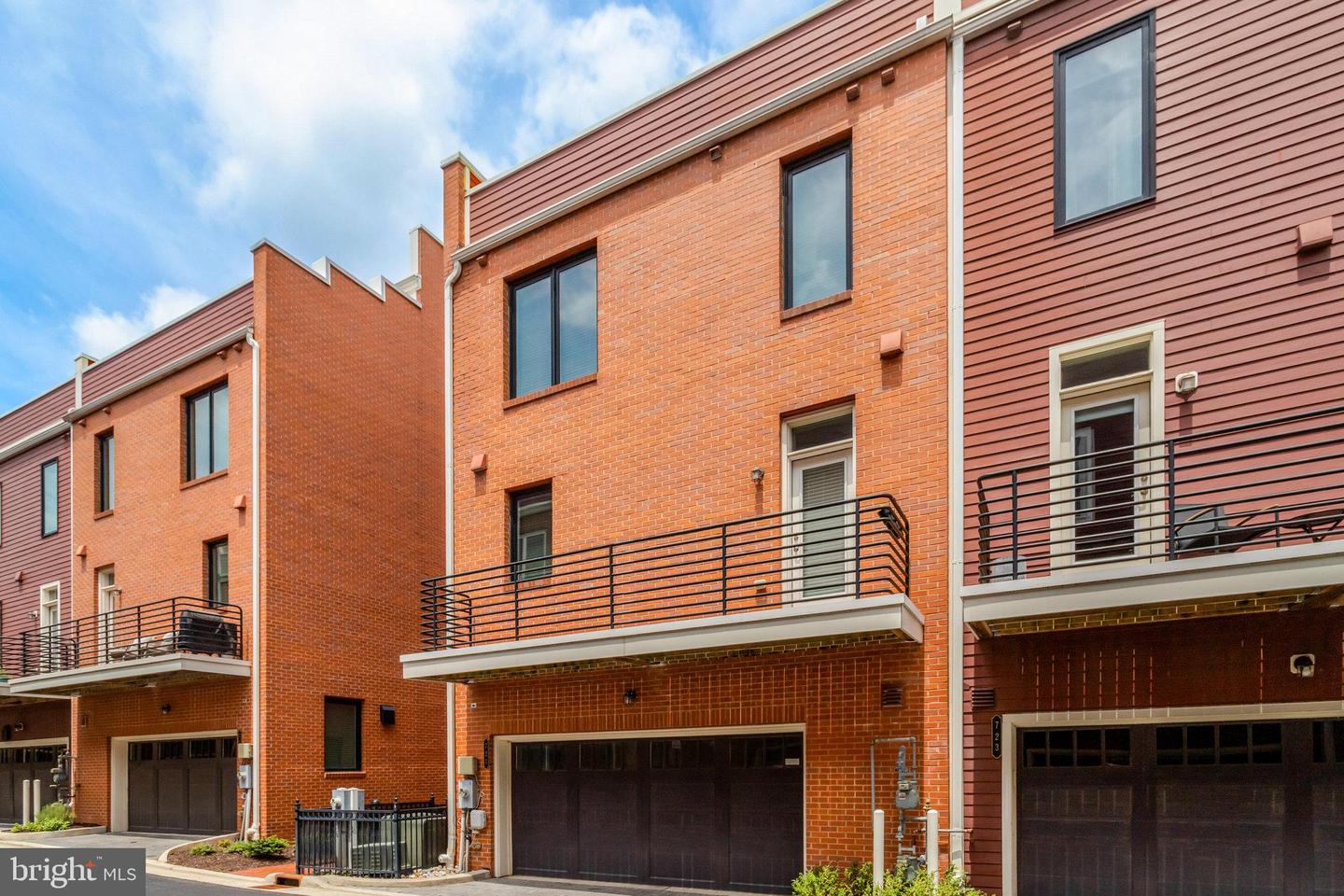 721 WATSON ST, ALEXANDRIA, Virginia 22301, 4 Bedrooms Bedrooms, ,4 BathroomsBathrooms,Residential,For sale,721 WATSON ST,VAAX2047614 MLS # VAAX2047614