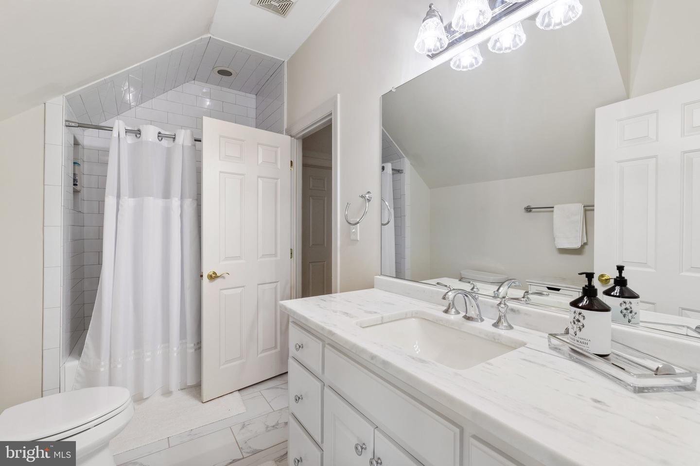 11904 LERADE CT, GLEN ALLEN, Virginia 23059, 5 Bedrooms Bedrooms, 11 Rooms Rooms,5 BathroomsBathrooms,Residential,For sale,11904 LERADE CT,VAHN2000992 MLS # VAHN2000992