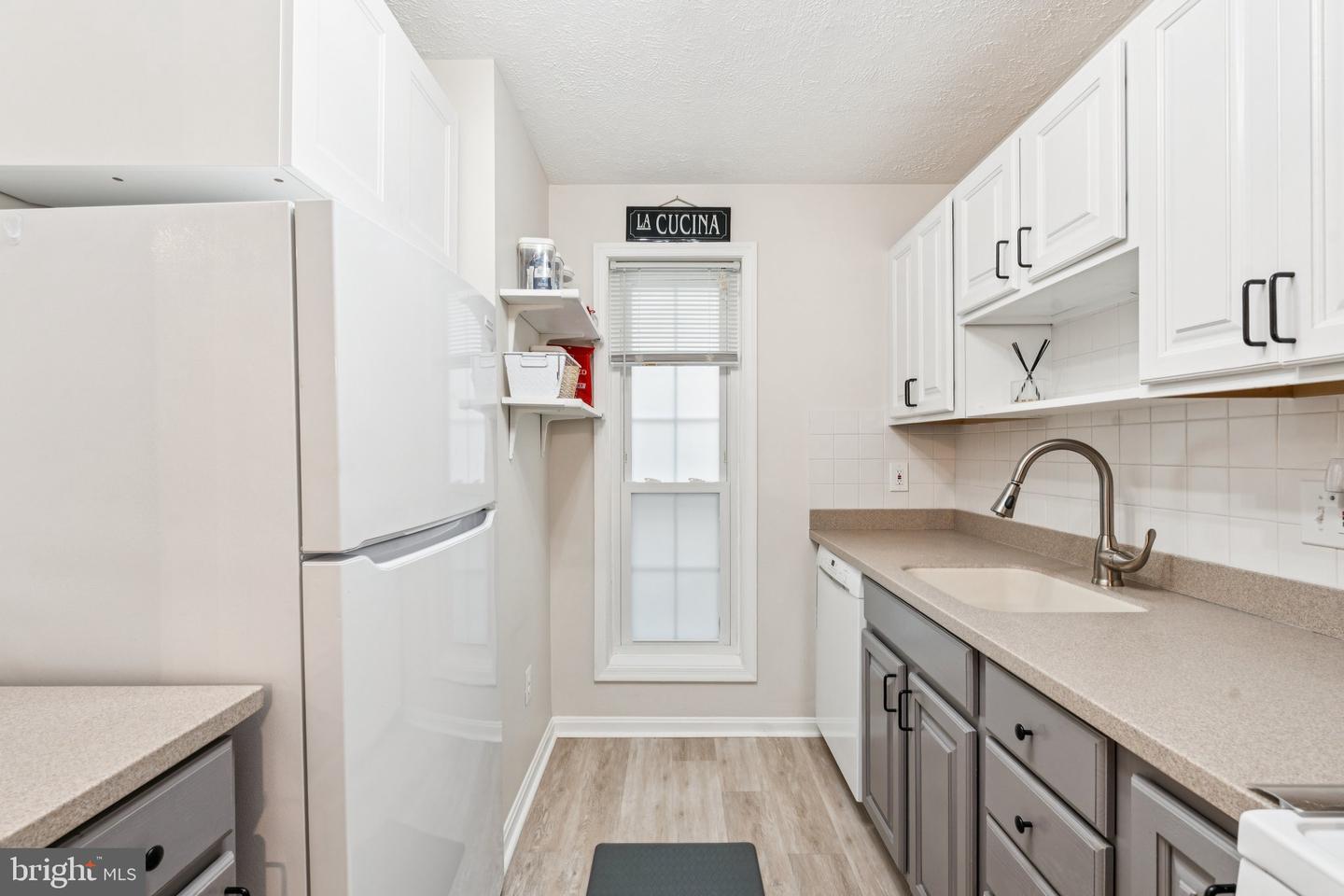 10054 OAKTON TERRACE RD, OAKTON, Virginia 22124, 1 Bedroom Bedrooms, ,1 BathroomBathrooms,Residential,For sale,10054 OAKTON TERRACE RD,VAFX2256252 MLS # VAFX2256252