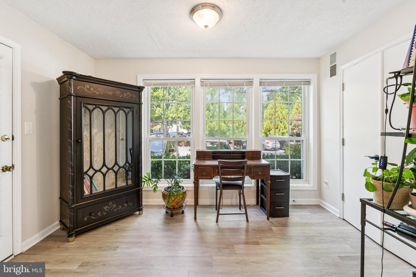 10054 OAKTON TERRACE RD, OAKTON, Virginia 22124, 1 Bedroom Bedrooms, ,1 BathroomBathrooms,Residential,For sale,10054 OAKTON TERRACE RD,VAFX2256252 MLS # VAFX2256252