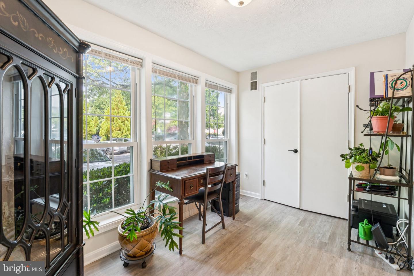 10054 OAKTON TERRACE RD, OAKTON, Virginia 22124, 1 Bedroom Bedrooms, ,1 BathroomBathrooms,Residential,For sale,10054 OAKTON TERRACE RD,VAFX2256252 MLS # VAFX2256252