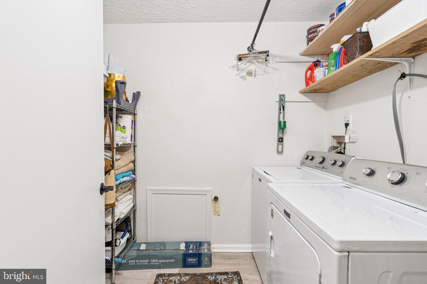 10054 OAKTON TERRACE RD, OAKTON, Virginia 22124, 1 Bedroom Bedrooms, ,1 BathroomBathrooms,Residential,For sale,10054 OAKTON TERRACE RD,VAFX2256252 MLS # VAFX2256252