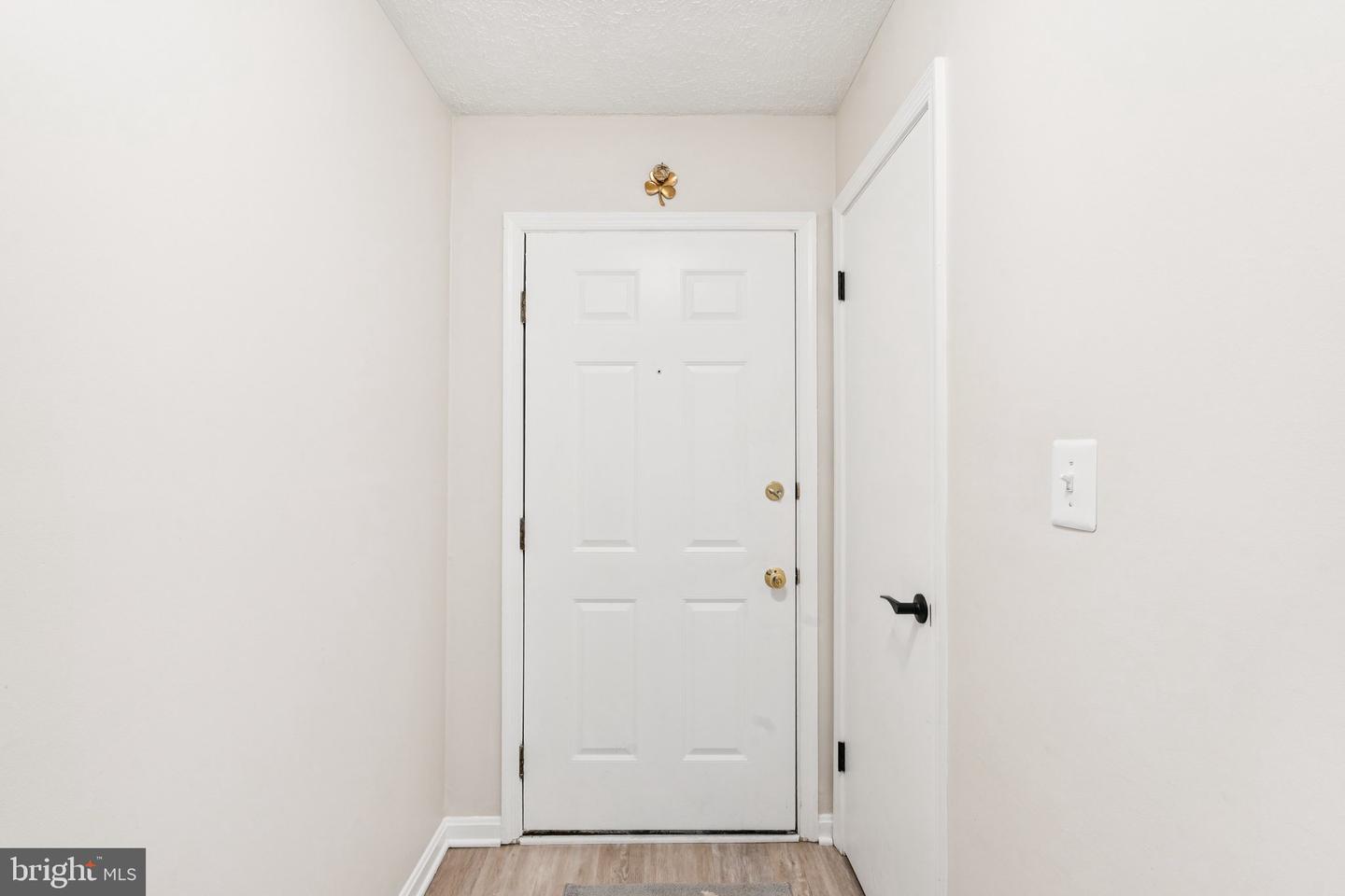 10054 OAKTON TERRACE RD, OAKTON, Virginia 22124, 1 Bedroom Bedrooms, ,1 BathroomBathrooms,Residential,For sale,10054 OAKTON TERRACE RD,VAFX2256252 MLS # VAFX2256252