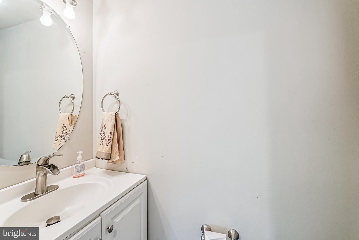 43442 NOTTINGHAM SQ, ASHBURN, Virginia 20147, 3 Bedrooms Bedrooms, 7 Rooms Rooms,2 BathroomsBathrooms,Residential,For sale,43442 NOTTINGHAM SQ,VALO2102568 MLS # VALO2102568