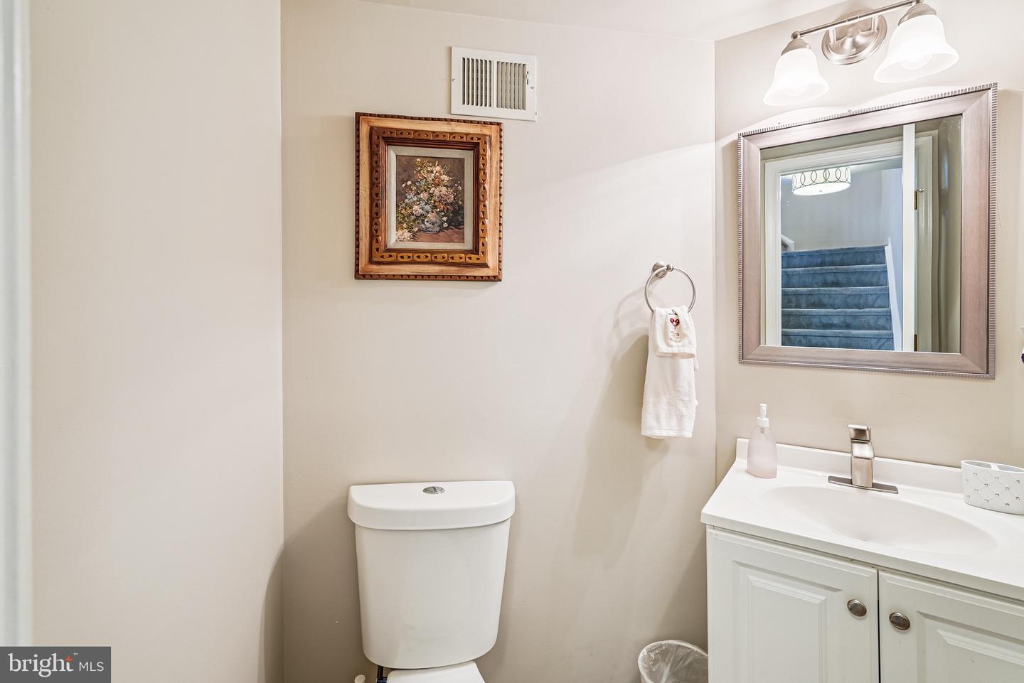 43442 NOTTINGHAM SQ, ASHBURN, Virginia 20147, 3 Bedrooms Bedrooms, 7 Rooms Rooms,2 BathroomsBathrooms,Residential,For sale,43442 NOTTINGHAM SQ,VALO2102568 MLS # VALO2102568