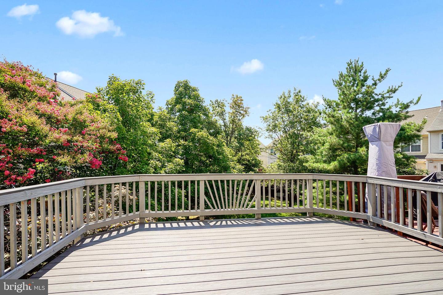 20198 BROOKVIEW SQ, ASHBURN, Virginia 20147, 3 Bedrooms Bedrooms, ,2 BathroomsBathrooms,Residential,For sale,20198 BROOKVIEW SQ,VALO2102586 MLS # VALO2102586