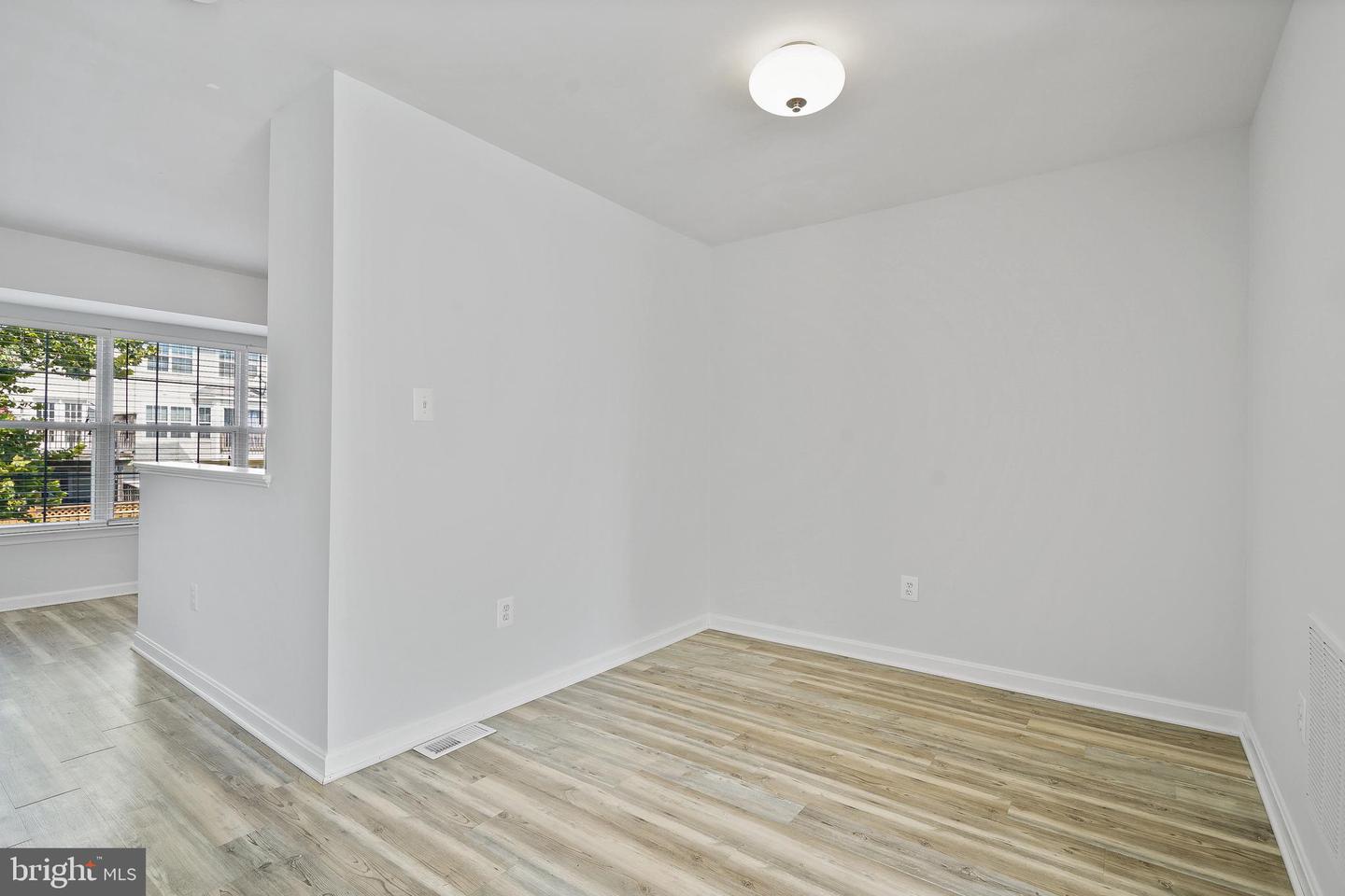 20198 BROOKVIEW SQ, ASHBURN, Virginia 20147, 3 Bedrooms Bedrooms, ,2 BathroomsBathrooms,Residential,For sale,20198 BROOKVIEW SQ,VALO2102586 MLS # VALO2102586