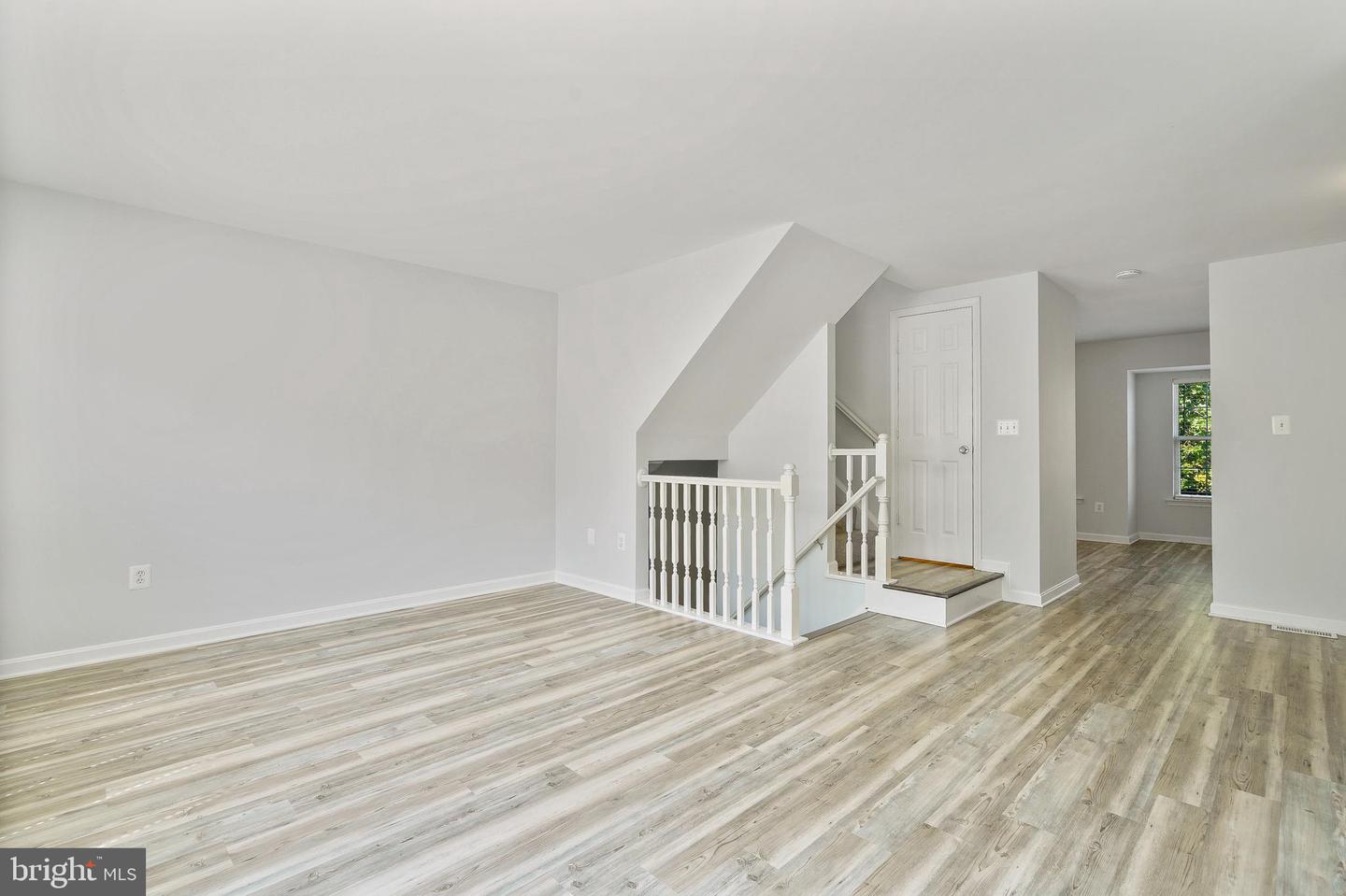 20198 BROOKVIEW SQ, ASHBURN, Virginia 20147, 3 Bedrooms Bedrooms, ,2 BathroomsBathrooms,Residential,For sale,20198 BROOKVIEW SQ,VALO2102586 MLS # VALO2102586