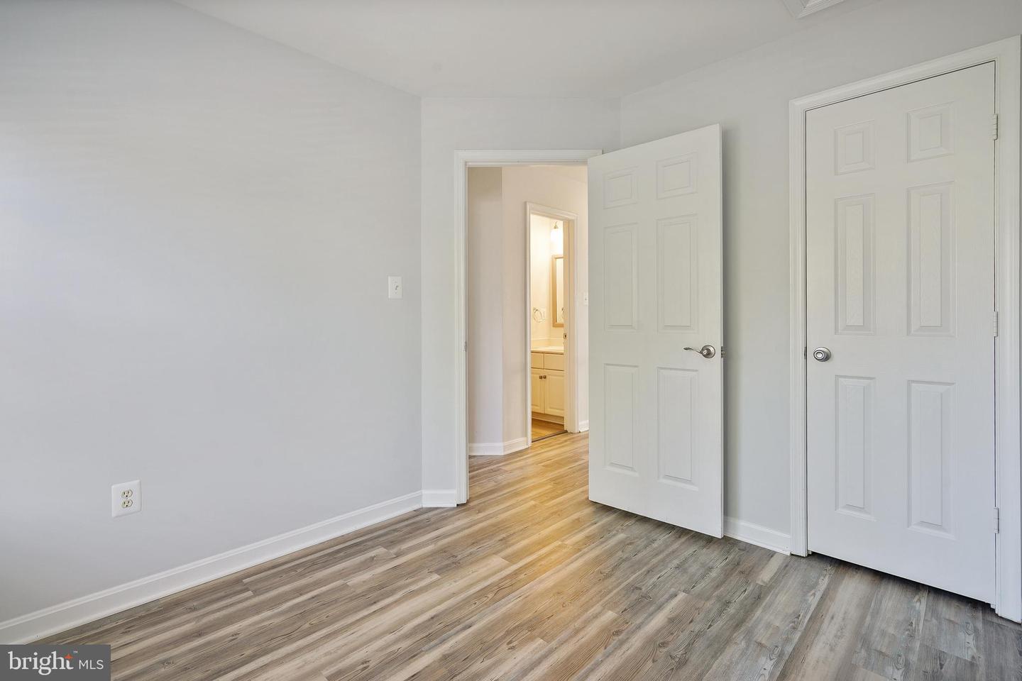 20198 BROOKVIEW SQ, ASHBURN, Virginia 20147, 3 Bedrooms Bedrooms, ,2 BathroomsBathrooms,Residential,For sale,20198 BROOKVIEW SQ,VALO2102586 MLS # VALO2102586