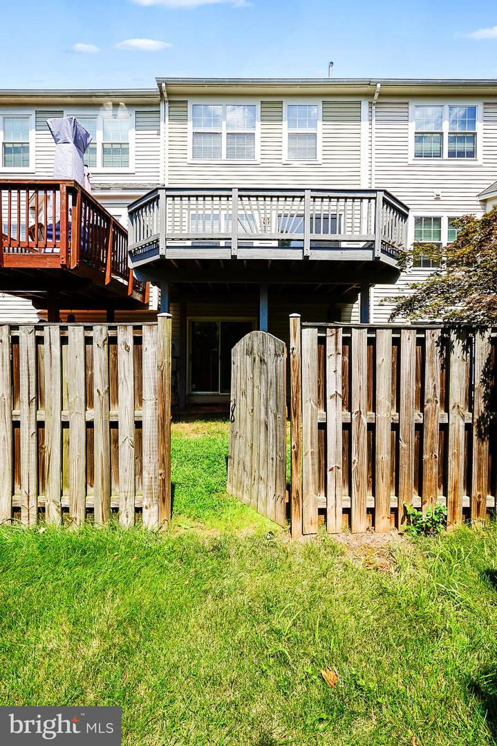 20198 BROOKVIEW SQ, ASHBURN, Virginia 20147, 3 Bedrooms Bedrooms, ,2 BathroomsBathrooms,Residential,For sale,20198 BROOKVIEW SQ,VALO2102586 MLS # VALO2102586