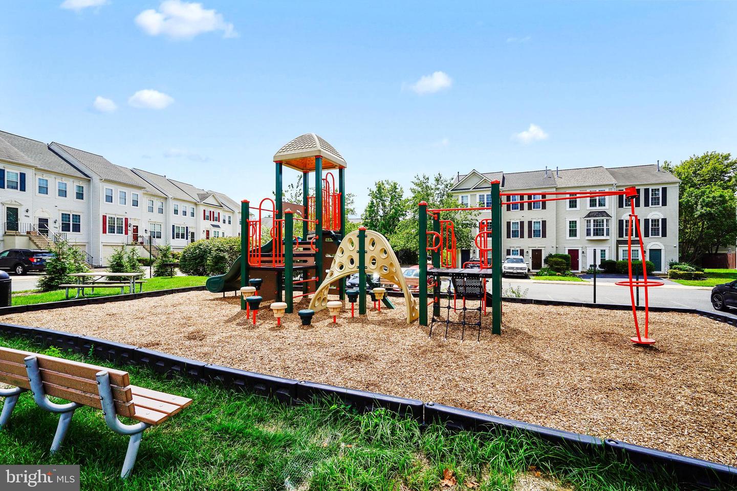 20198 BROOKVIEW SQ, ASHBURN, Virginia 20147, 3 Bedrooms Bedrooms, ,2 BathroomsBathrooms,Residential,For sale,20198 BROOKVIEW SQ,VALO2102586 MLS # VALO2102586