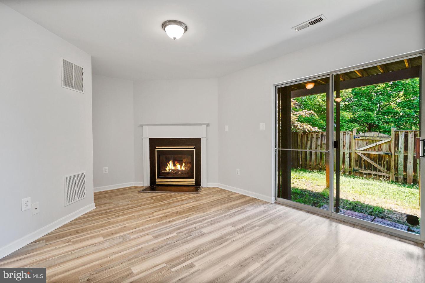 20198 BROOKVIEW SQ, ASHBURN, Virginia 20147, 3 Bedrooms Bedrooms, ,2 BathroomsBathrooms,Residential,For sale,20198 BROOKVIEW SQ,VALO2102586 MLS # VALO2102586
